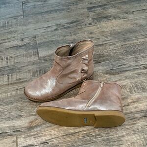 Girls size 6 shimmery ankle high boots with ruffle accents